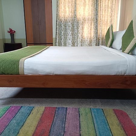 Riverview Guest House Guwahati Eksteriør bilde